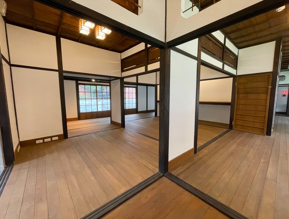 潭子日式舍所木構室內空間